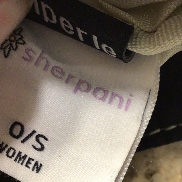 Sherpani Piperle crossbody, red and black - Picture 11 of 12